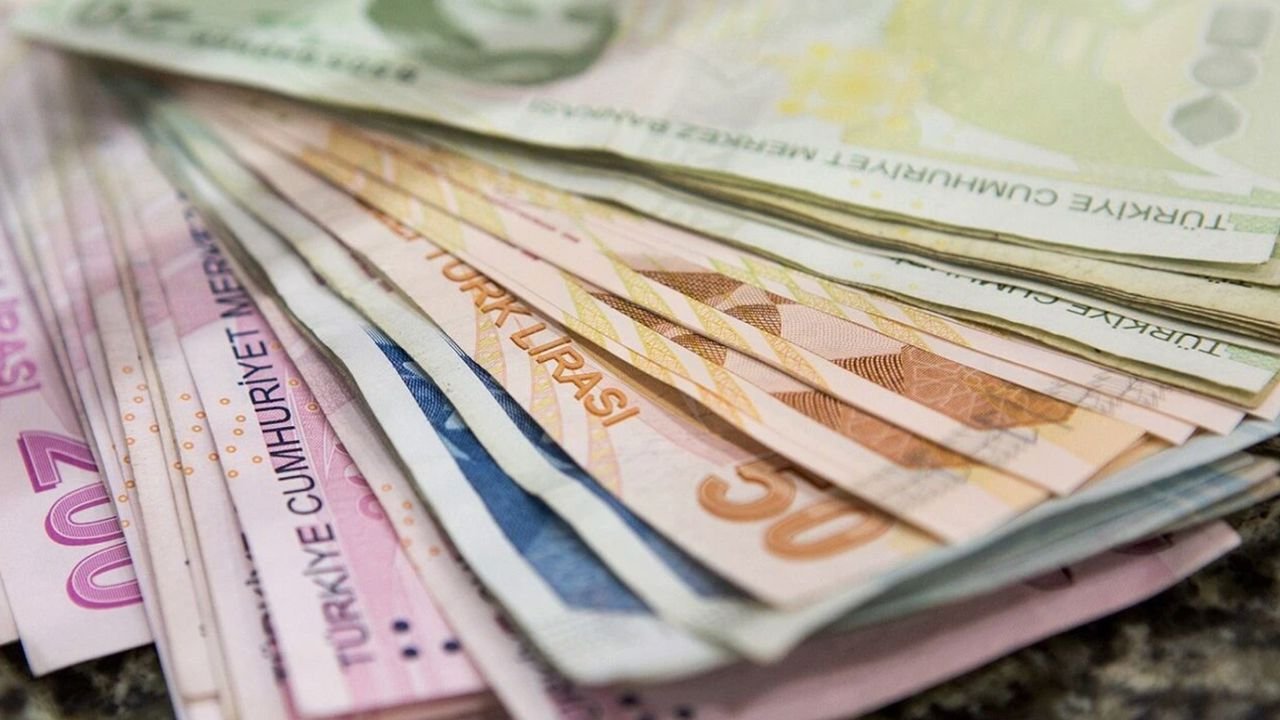 Kamu Bankalarından 100 Bin TL Kredi Hamlesi