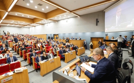 İzmir Büyükşehir’de Yeni Görev Dağılımı Belli Oldu